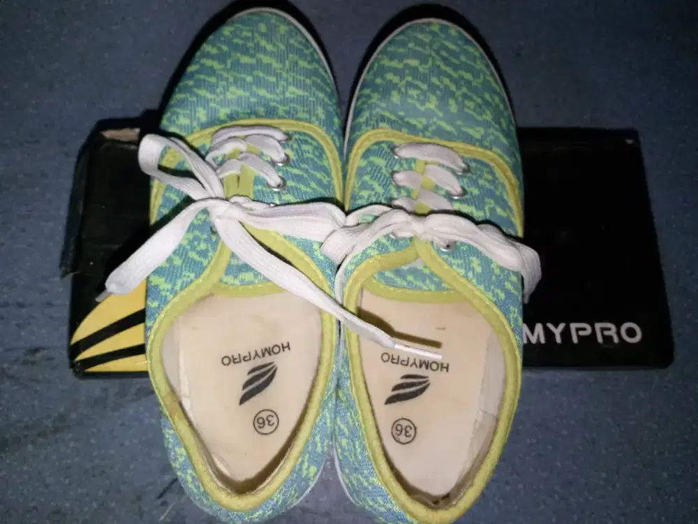 Sepatu HOMYPRO Wanita (ukuran : 36)