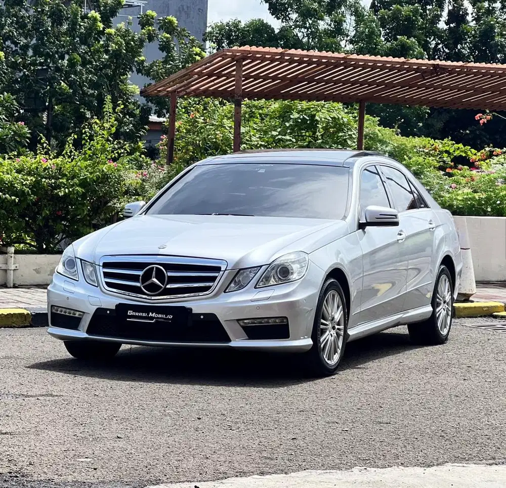 Mercy E300 Elegance CBU Sunroof Panoramic W212 2010 / Rare Item