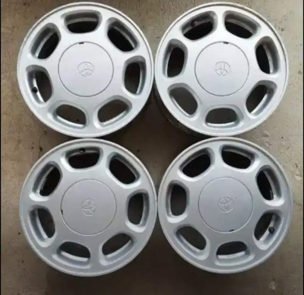 4 pcs Velg Ring 14 OEM All New Corolla GOOD CONDITION Seperti Baru