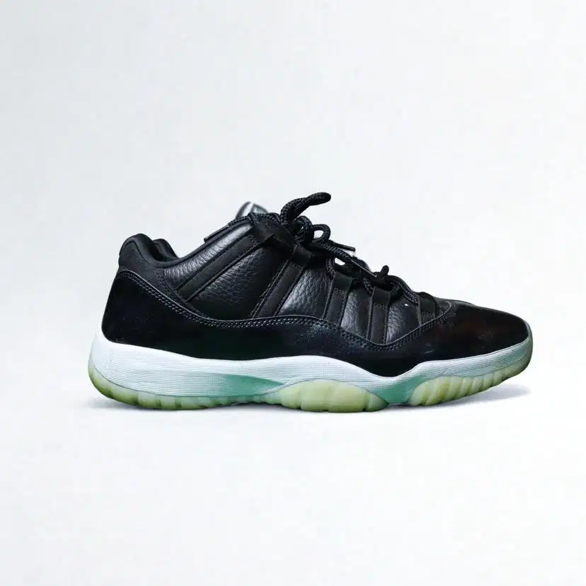 Air Jordan 11 Retro Low 72-10 | Original Second