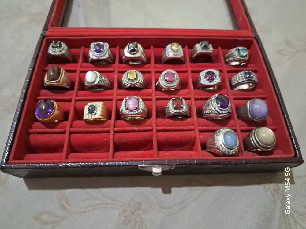 Natural safir ,ruby,opal,zircon,garnet.