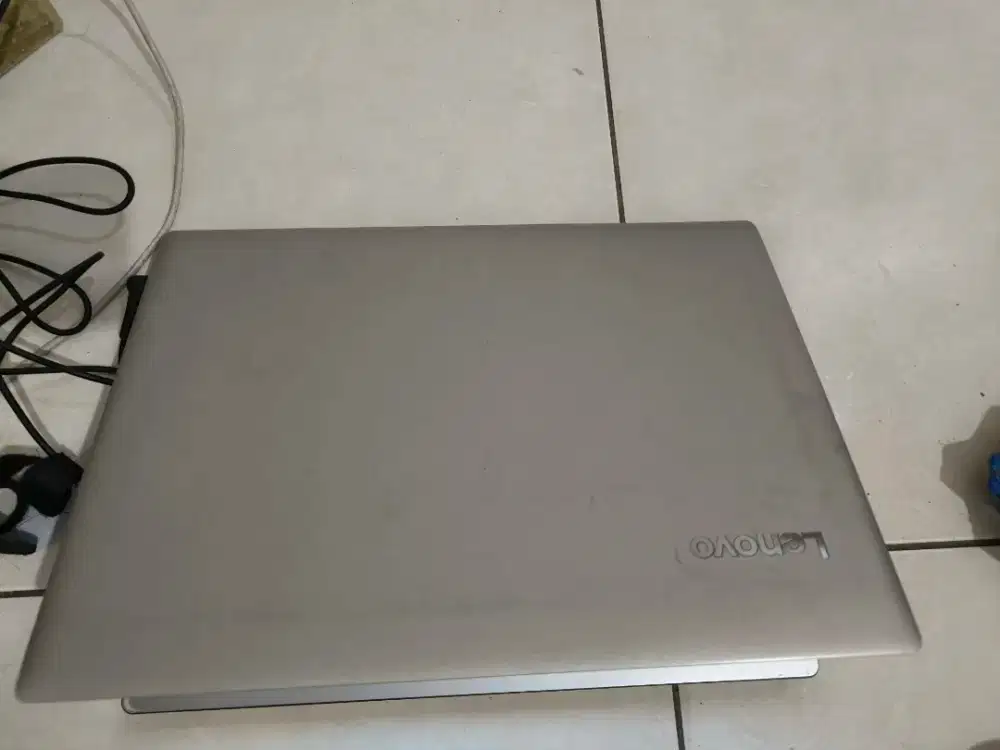 Jula laptop Lenovo ideopad