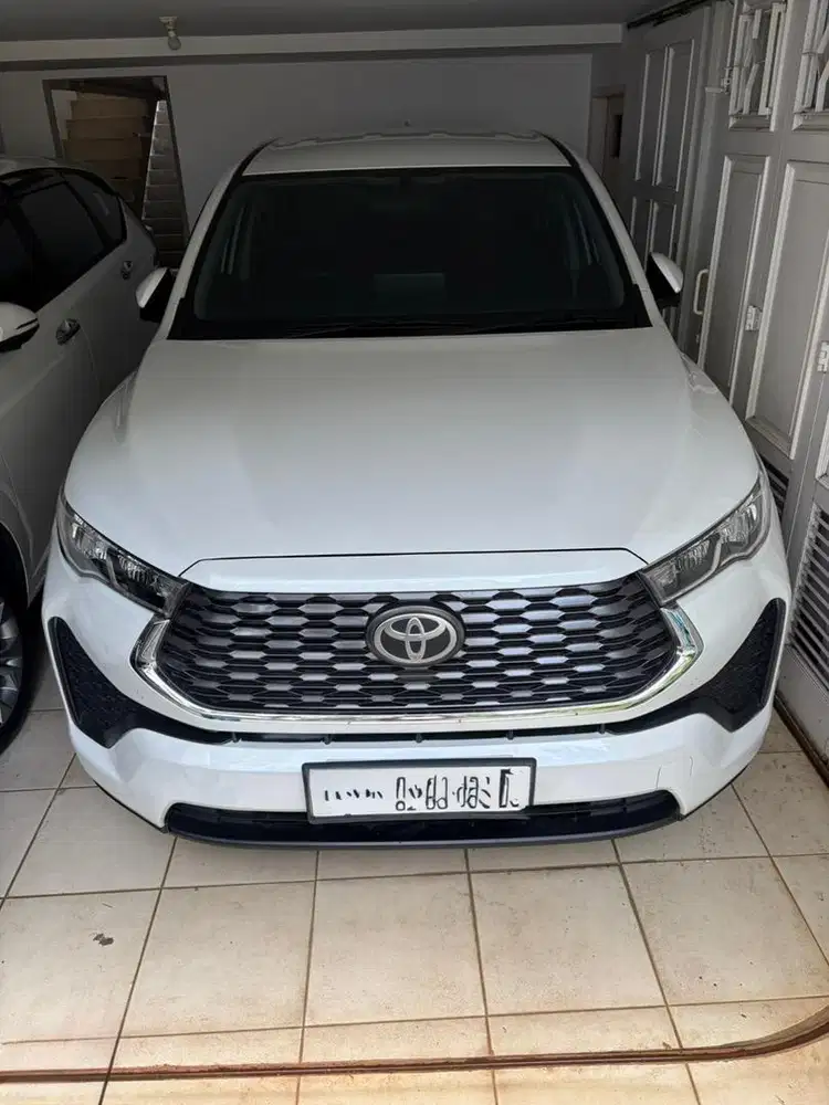 Innova Zenix v bensin 2025