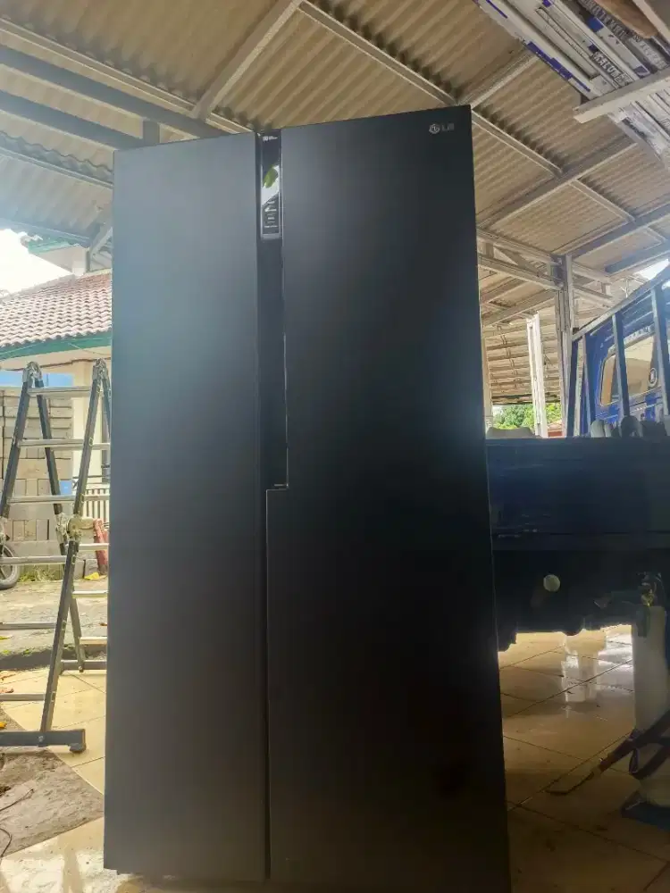 Kulkas side by side LG