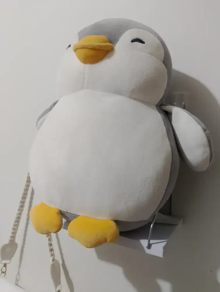 Boneka Penguin Abu-abu Miniso Mainan Anak