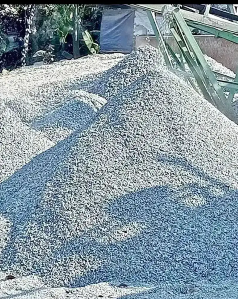 Batu split 1/2 .isi 6 kubik.bkn 4 kubik