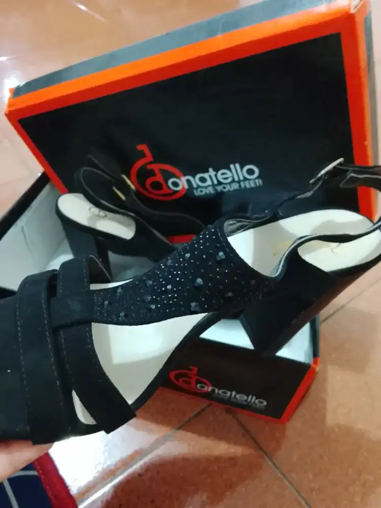 Sepatu Highheels Donatelo
