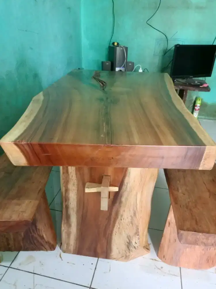 MEJAKAYU TREMBESI RUSTIC NATURAL