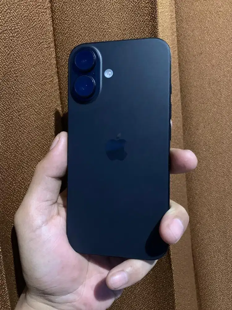 Iphone 16 128gb ibox garansi Juli2026