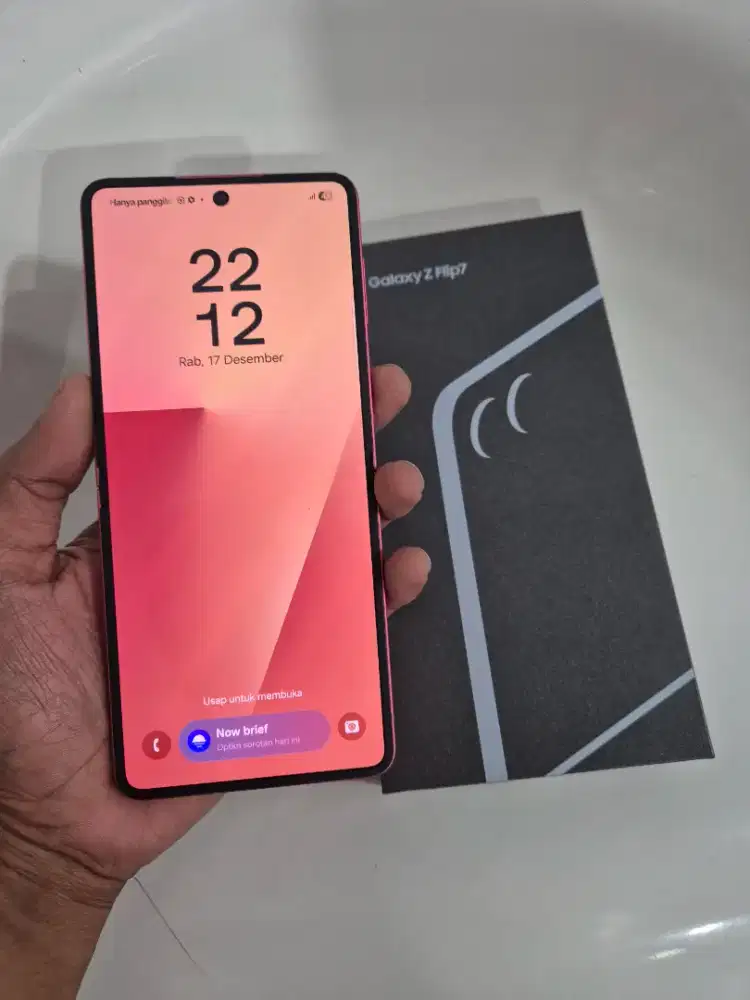 Samsung Z Flip 7 5G 12/512gb sein coral red like new