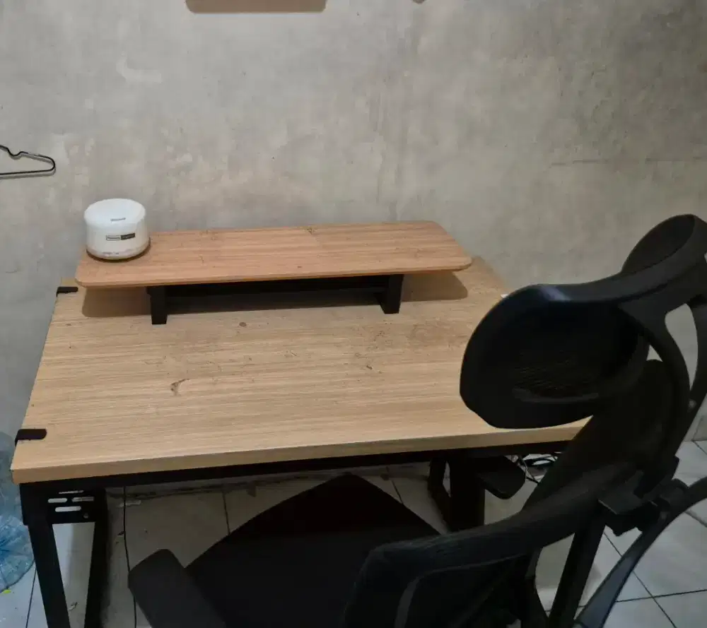 Meja komputer + kursi fantech