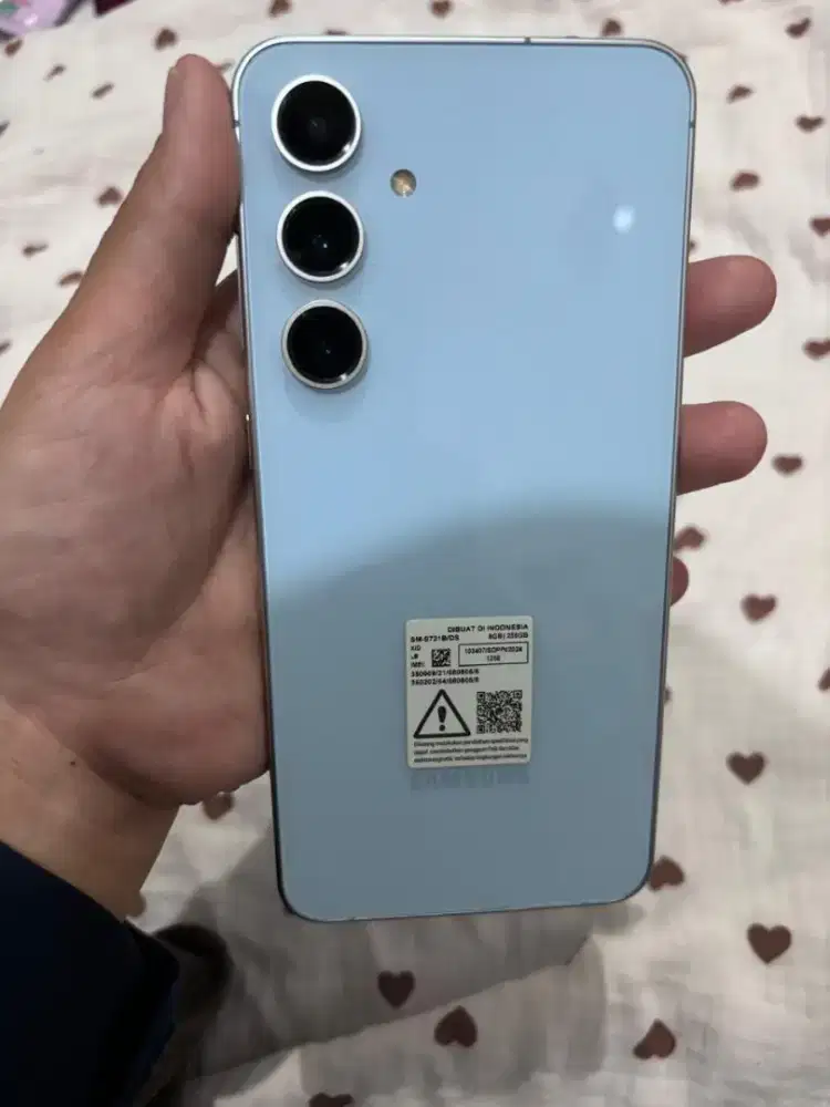 Samsung S24 fe ram 8 internal 256gb.