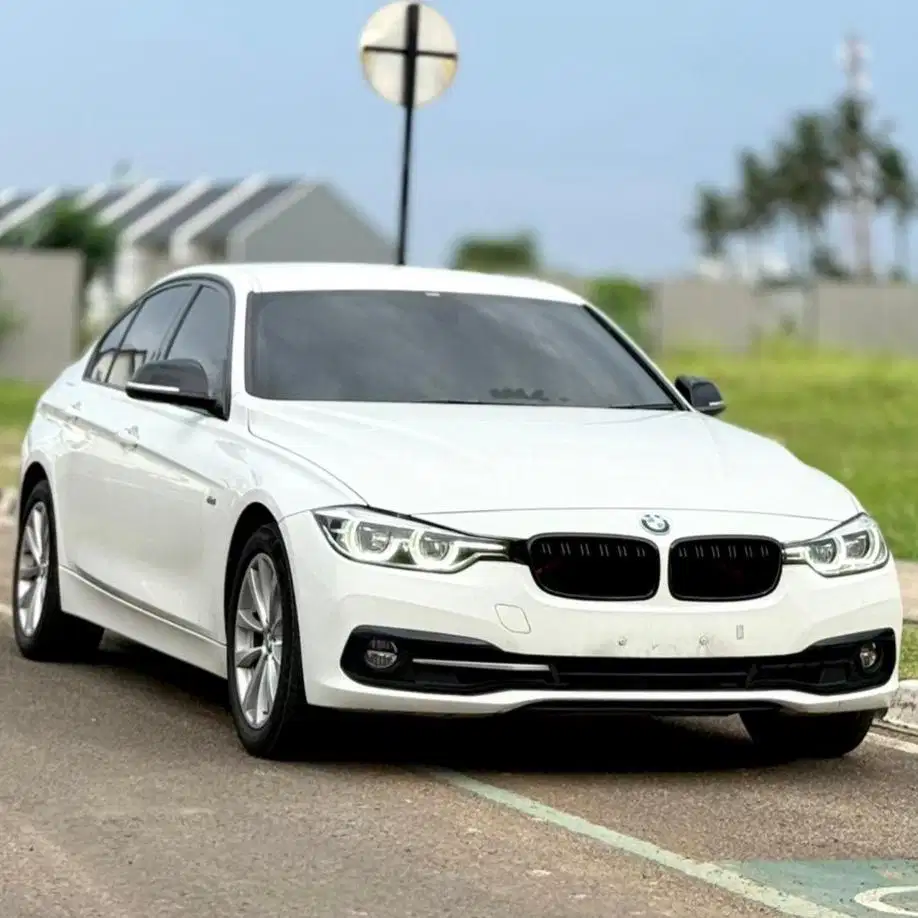 (CASH) BMW 320i F30 Sport LCI Facelift 2016