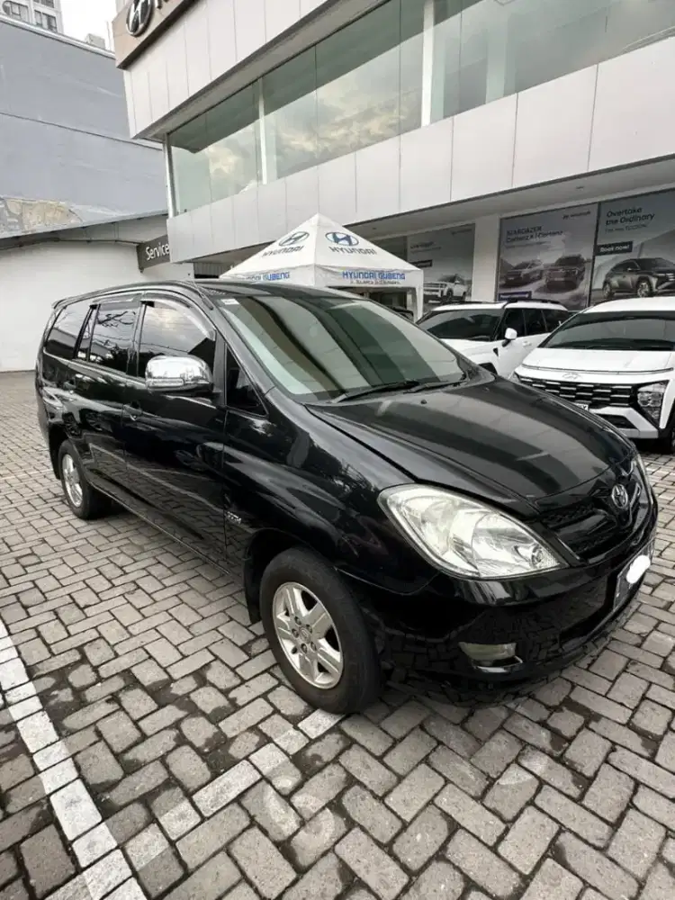 Innova hitam matic Istimewa