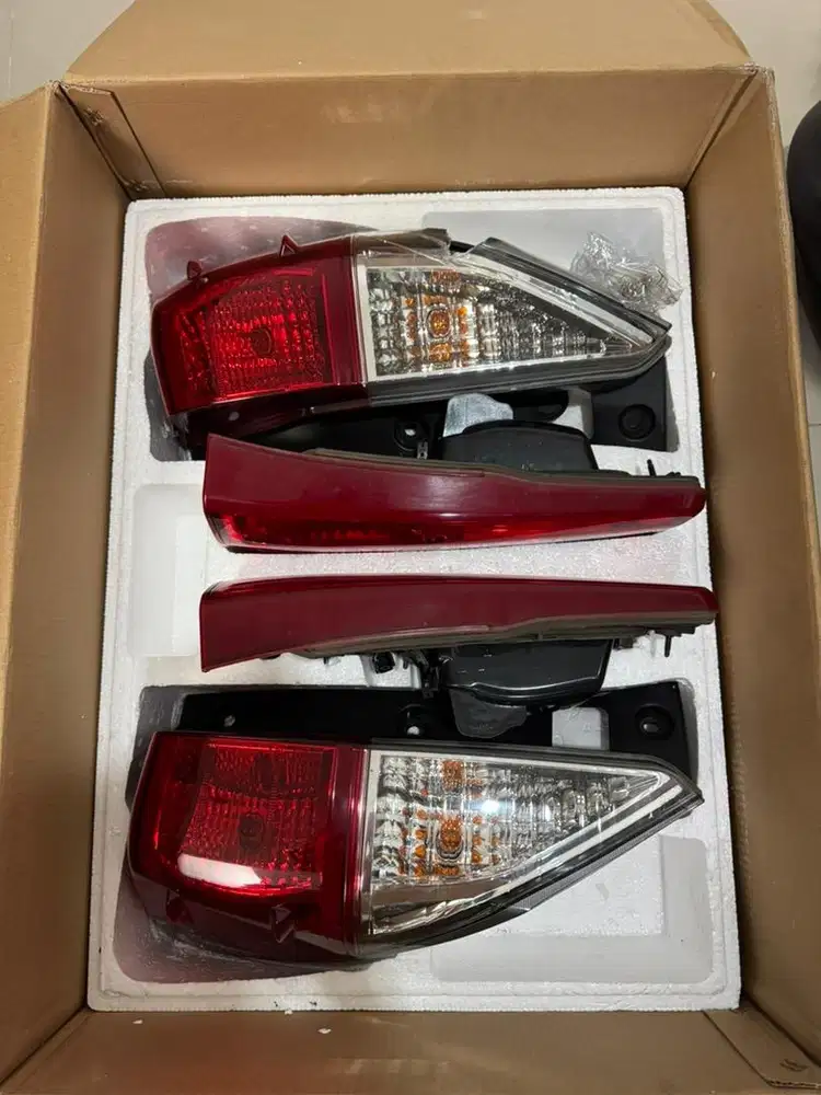 Stoplamp Innova Reborn 2016