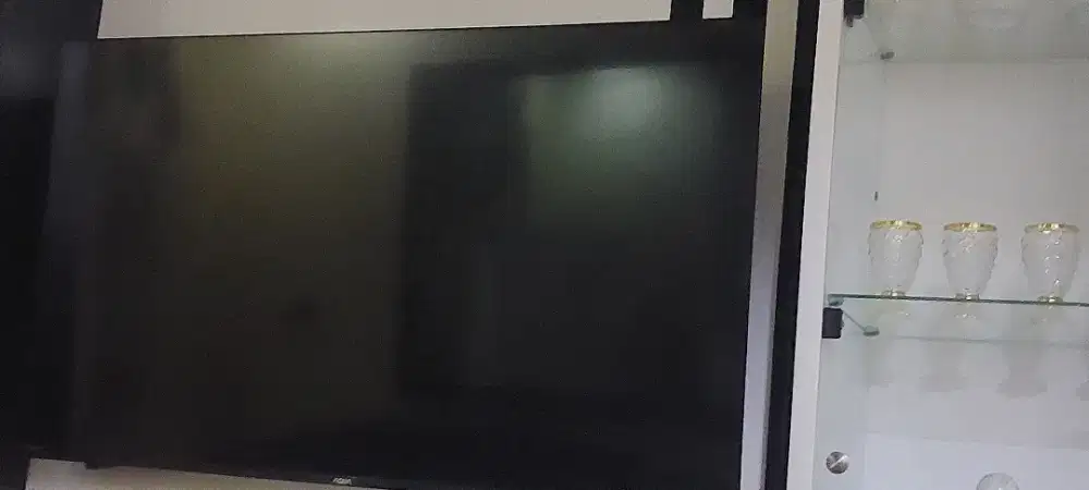 Tv aqua 55 inc bekas