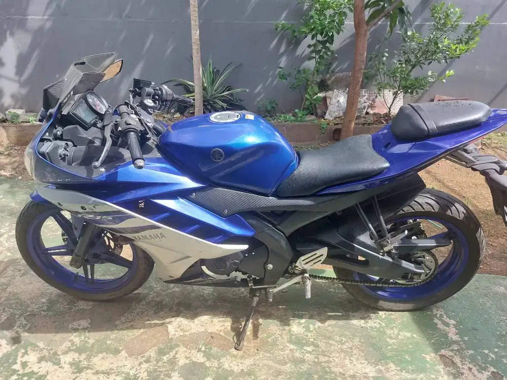 Di jual YAMAHA R15 V2