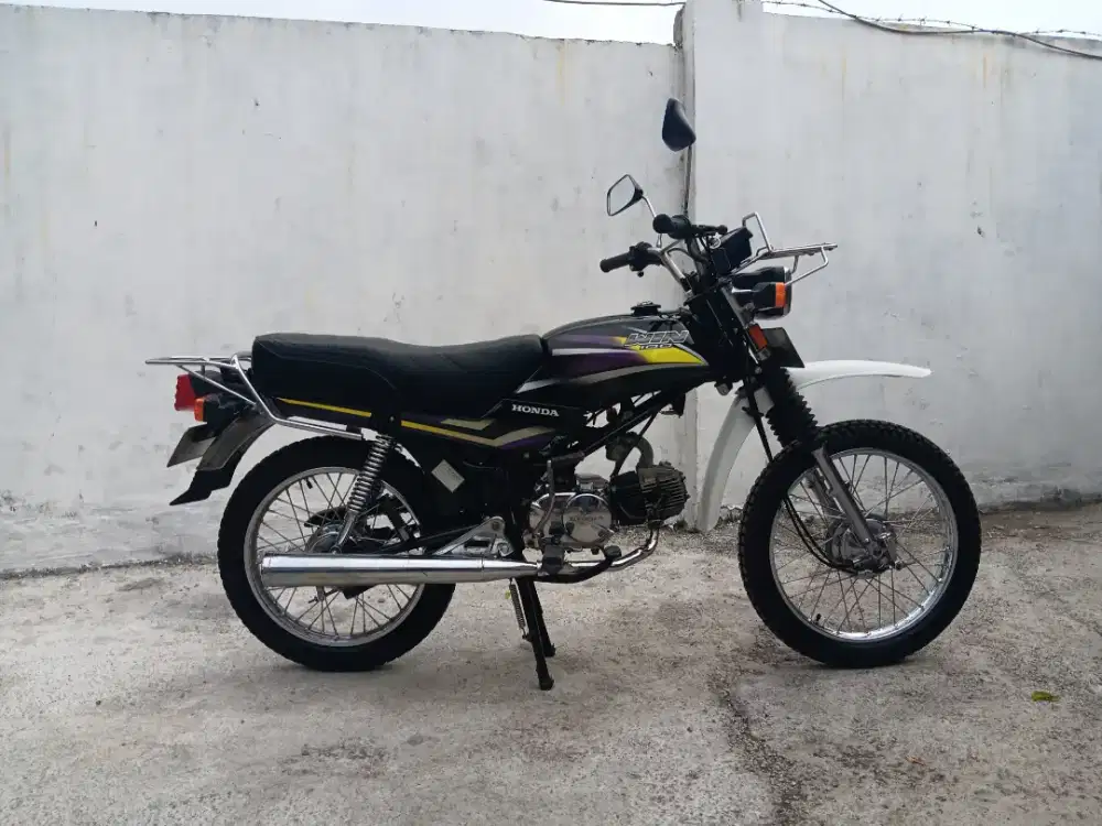 HONDA WIN 100 tahun 2005 mulus
