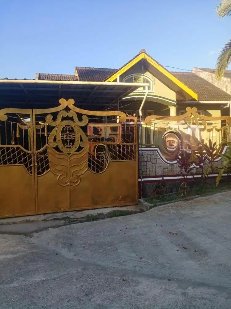 Disewakan Rumah Besar bersih terawat