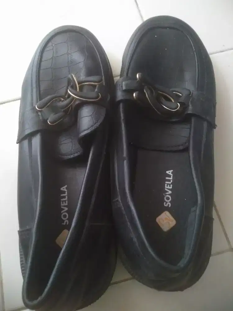 Sepatu wanita  merk sovella