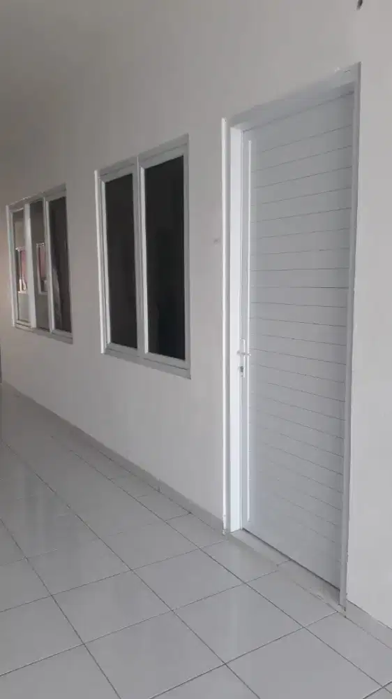 Pintu aluminium dan rolling door