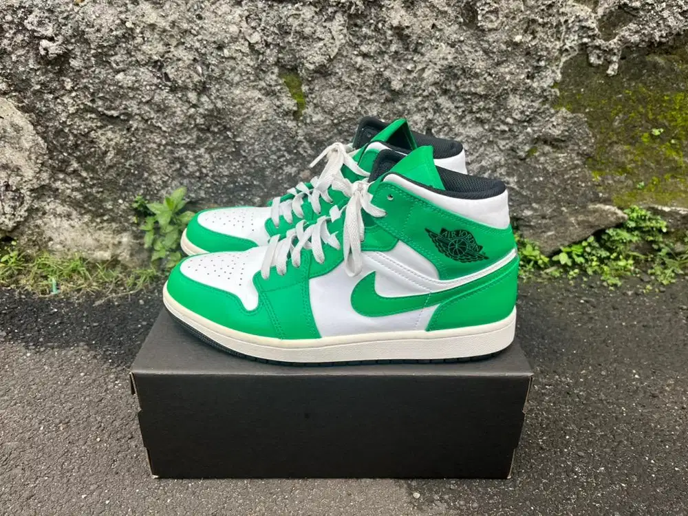 Sepatu Nike Air Jordan 1 Mid Lucky Green