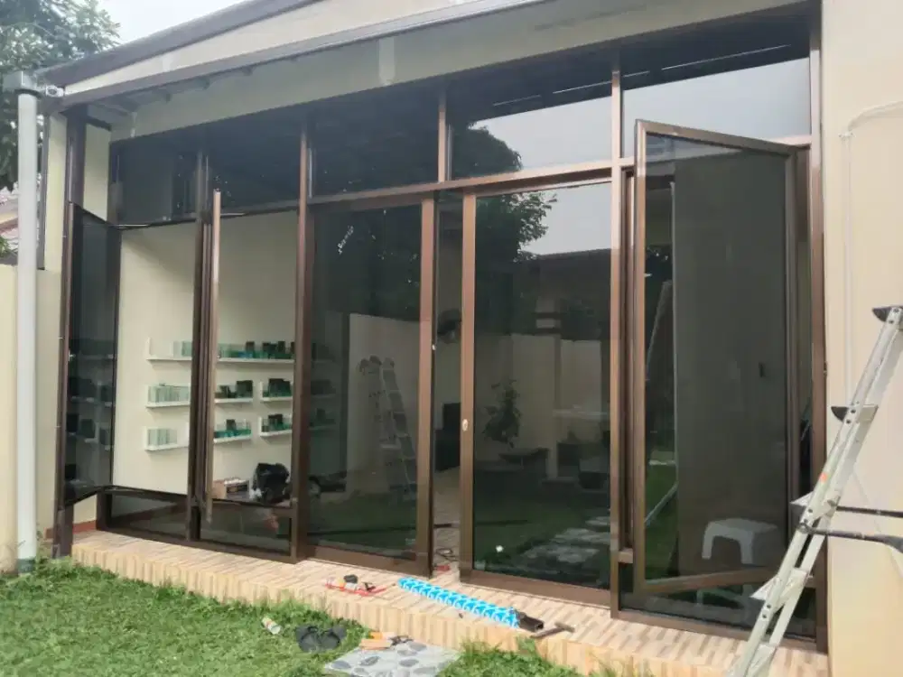 Pintu aluminium dan rolling door