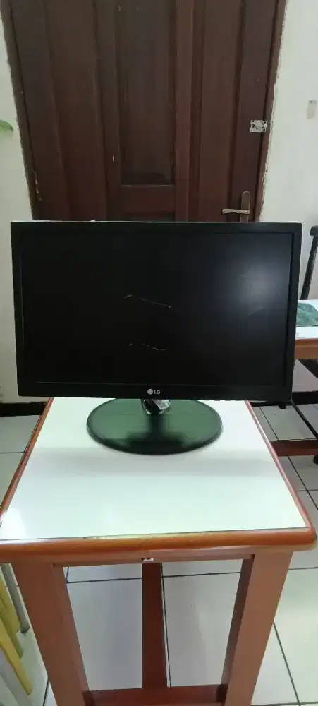Monitor Computer LG 19 inch Bekas