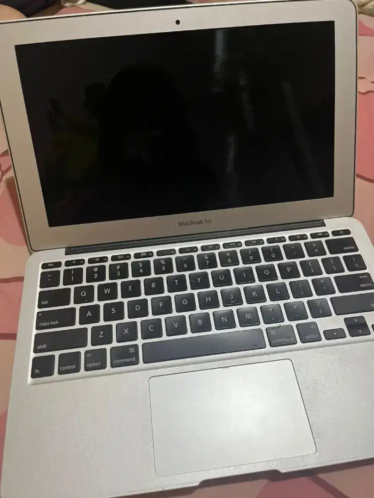 Macbook air 11 inch mid 2011