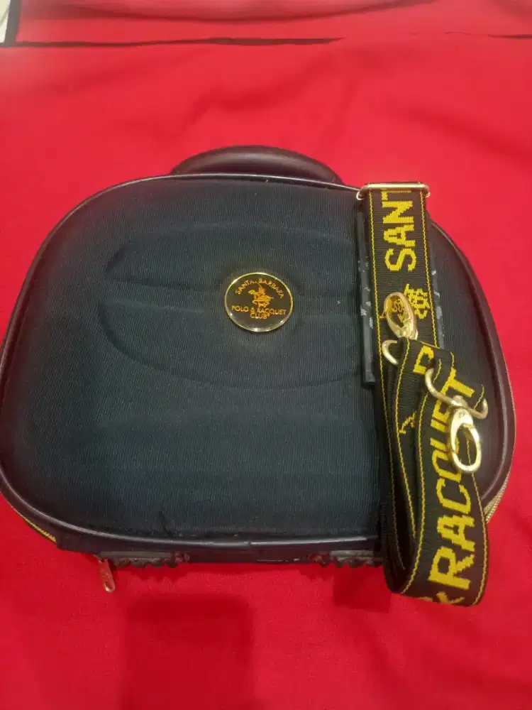 Tas make up merek polo , St Barbara.
