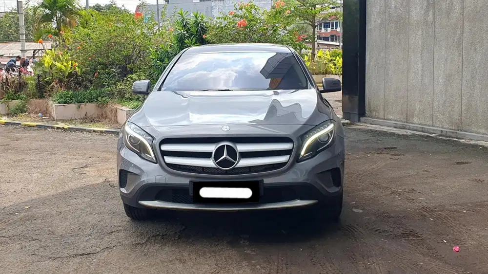 Km33rb mercedes benz mercy gla200 urban 2016 pakai 2017 abu