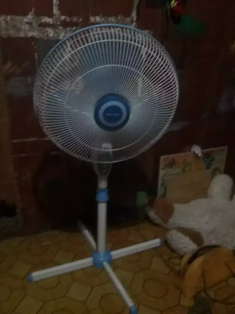 kipas angin berdiri miyako