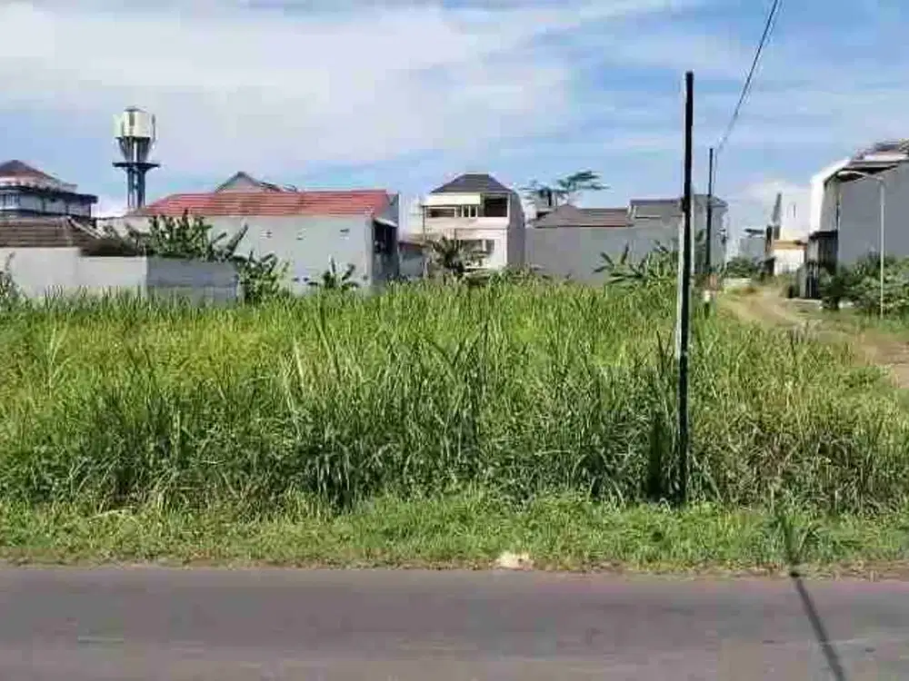 TANAH POROS JALAN RAYA DIENG ATAS MALANG