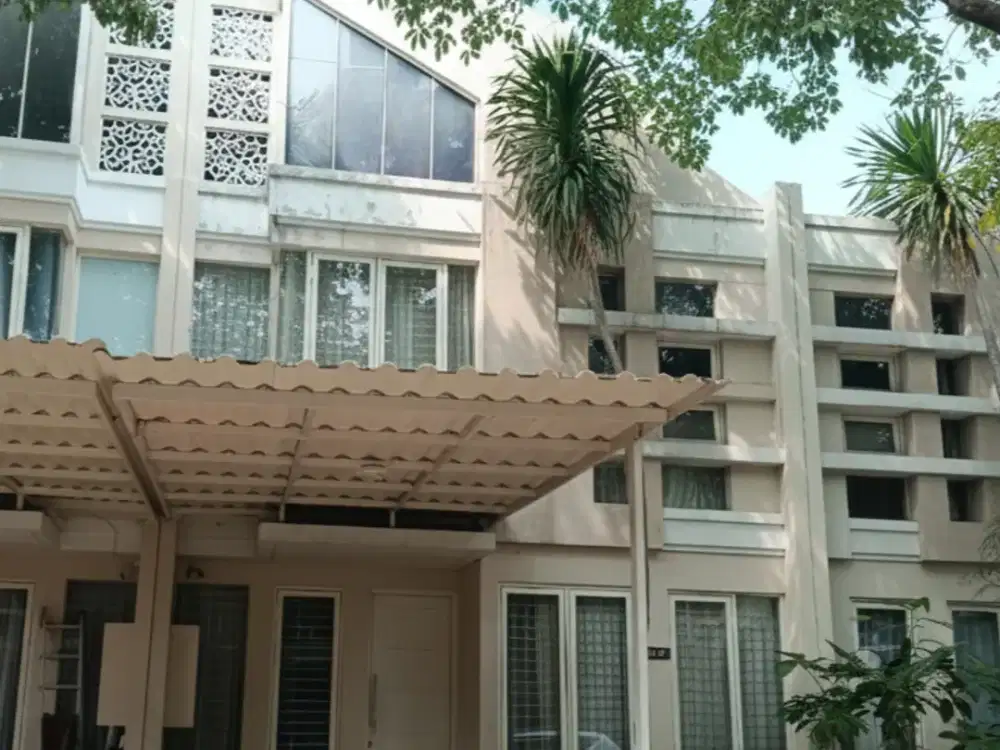 DISEWAKAN RUMAH FULL FURNISHED ZIMBALI COSTA, PAKUWON CITY