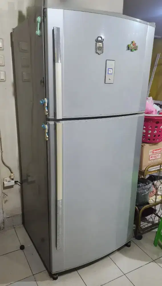 Premium Plasmacluster Kulkas Sharp 2 Pintu
SJ-P710NLVSL Bagus & Kokoh