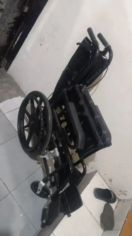 kurai rodasemi travelling, Hitam(Ban 18'')