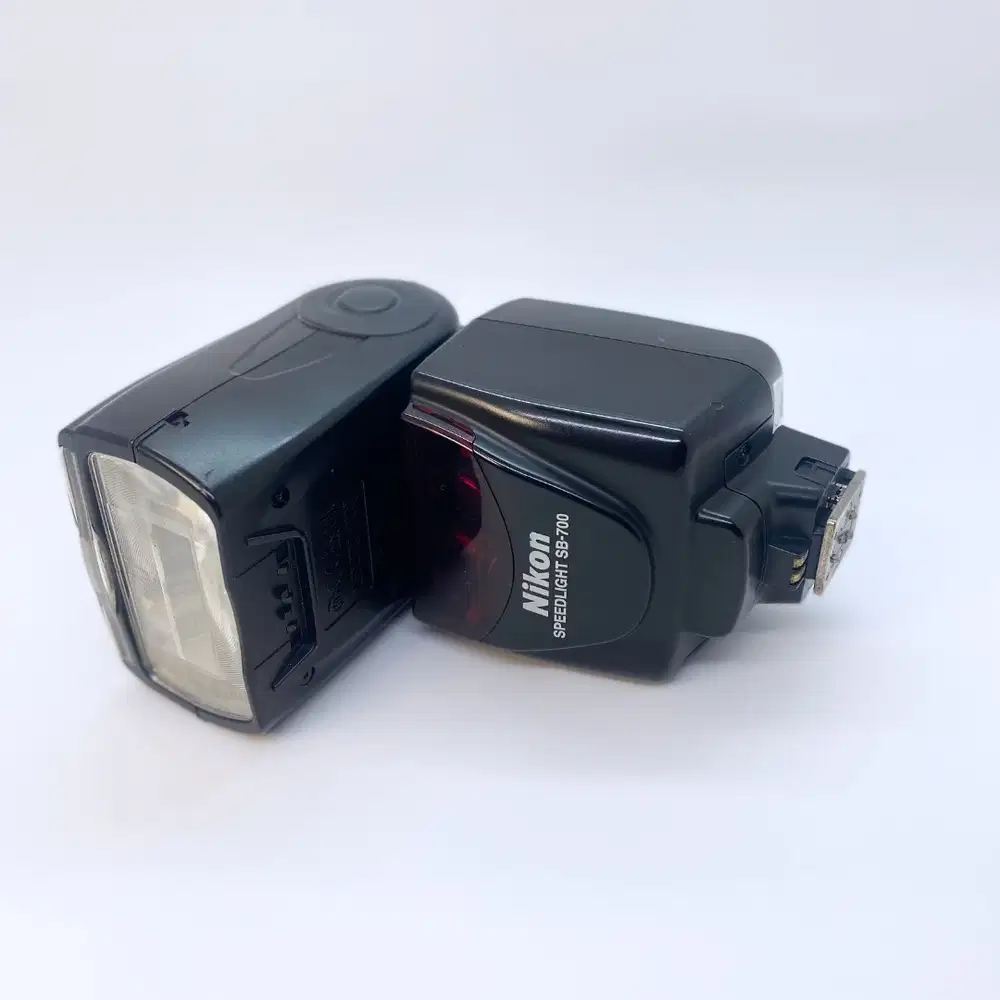 SPEEDLIGHT NIKON SB700 - SECOND BEKAS - TERMURAH