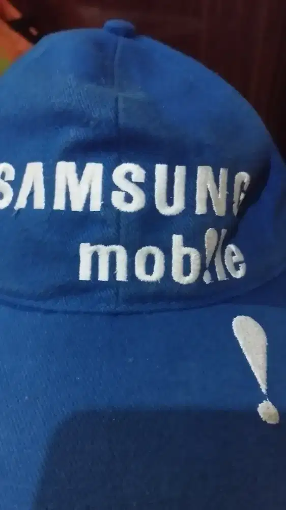 Uniqlo topi samsung,  no motogp