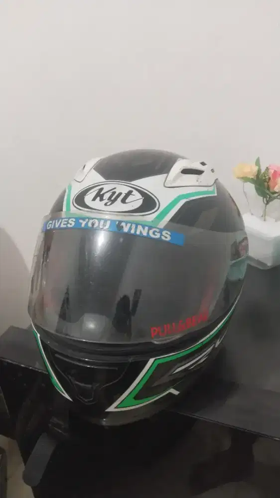 Helm KYT RC7 Second bekas pemakaian