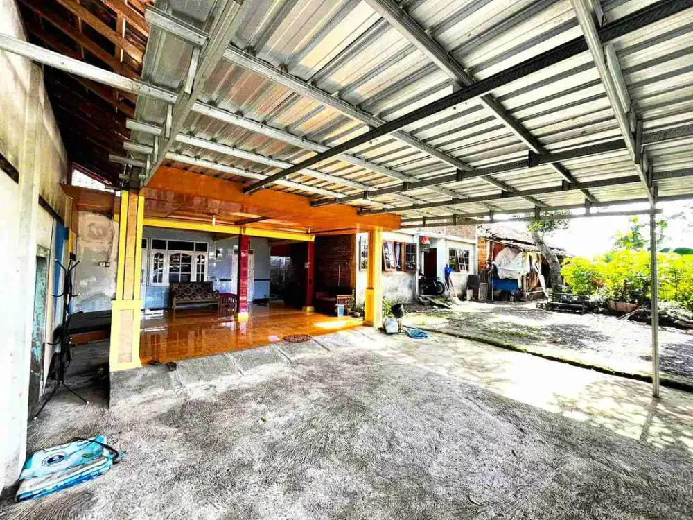 rumah popongan Karanganyar dekat jalan LAWU lokasi strategis