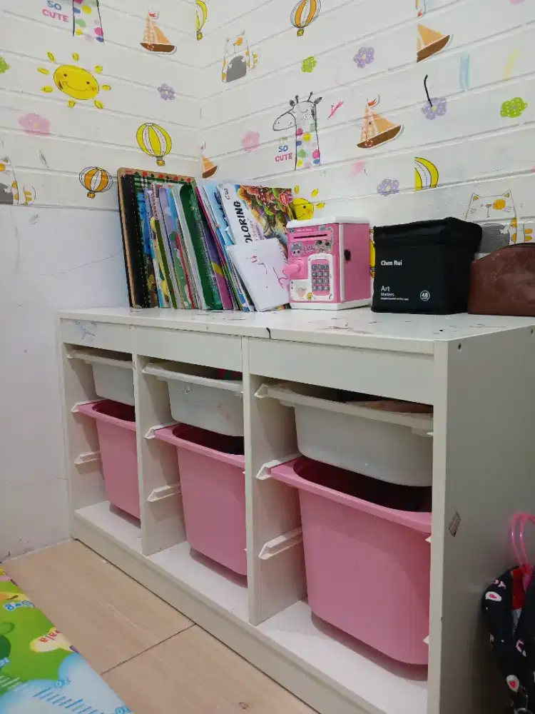 Meja dan Rak mainan IKEA TROFAST