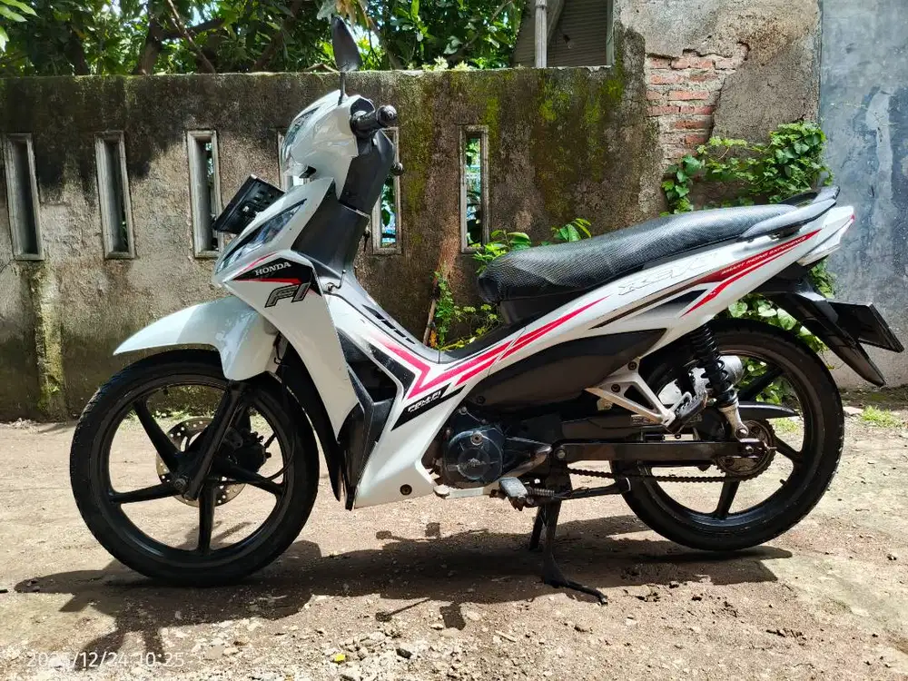 Di jual motor honda revo