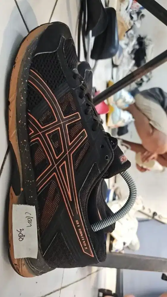 Sepatu asics size 44