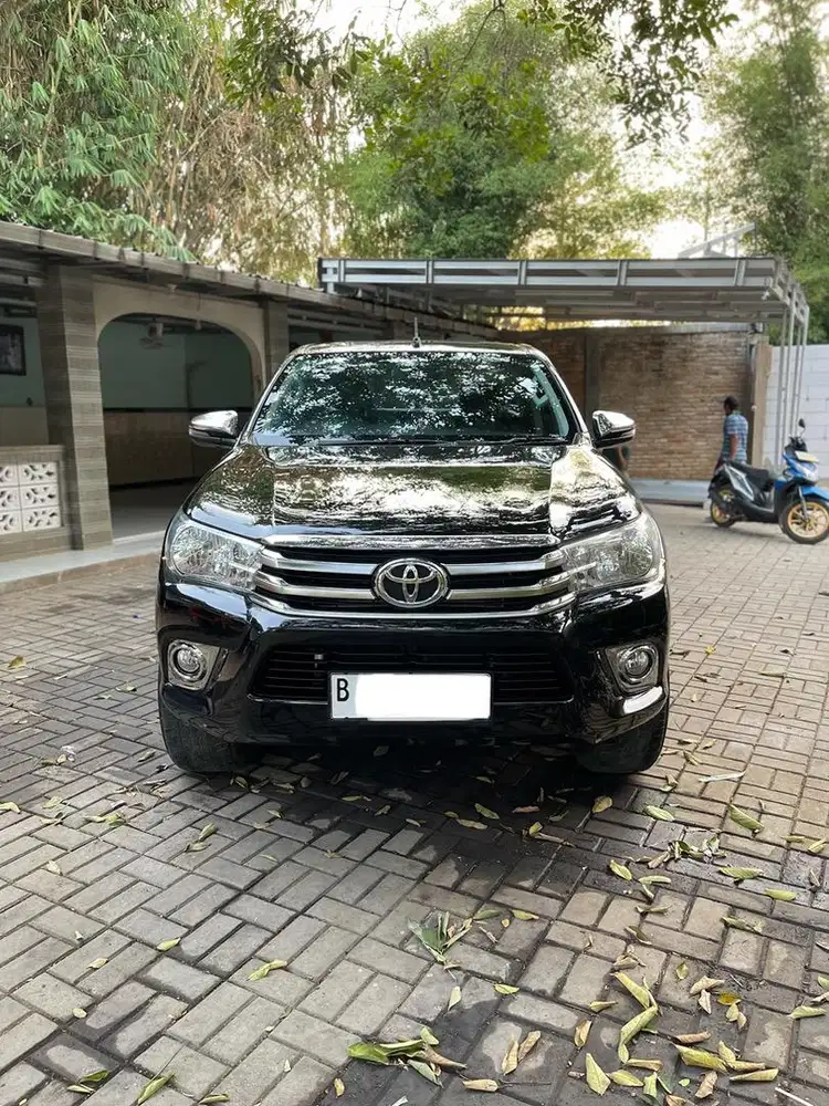 cash/TT hilux 4x4 double cabin mt diesel rrangeur triutonn fourtunerqb