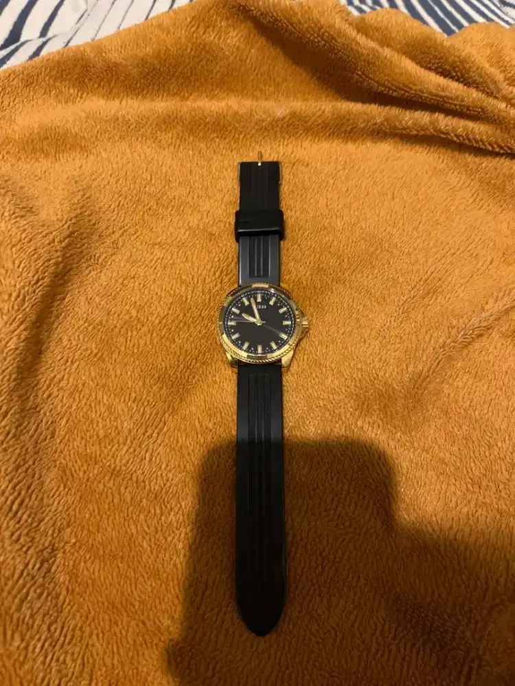 Jam Tangan Guess Champ Black Gold GW0639G2 Original