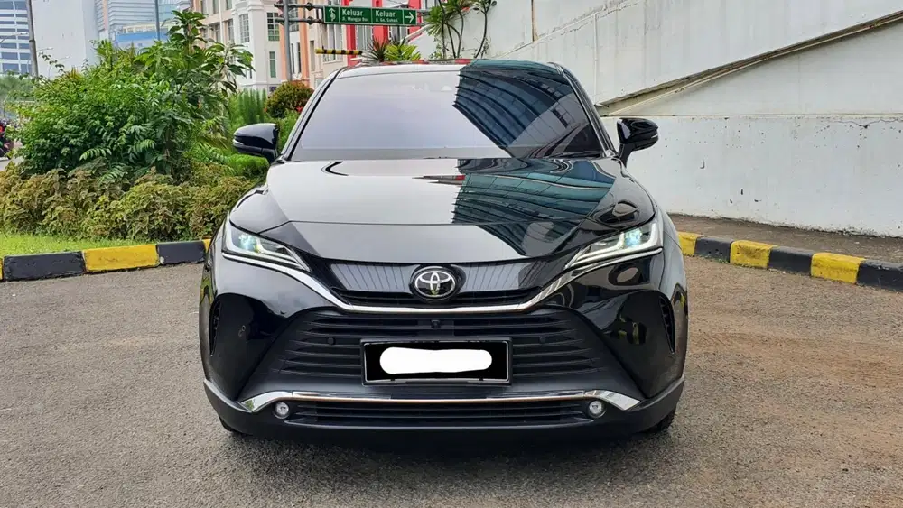 Toyota harrier z premium tss 2022 hitam