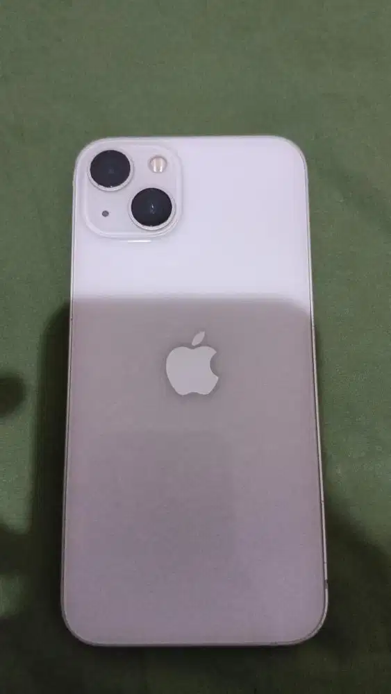 Iphone 13 warna putih