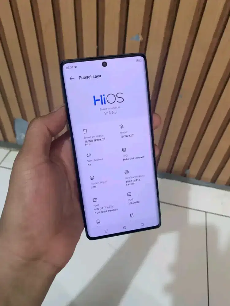 Tecno spark 20 pro plus