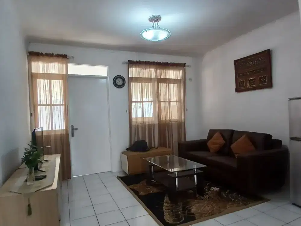 DISEWA RUMAH TAHUNAN BAGUS SIAP HUNI HARGA NEGO FURNISHED SENTUL CITY SSR933