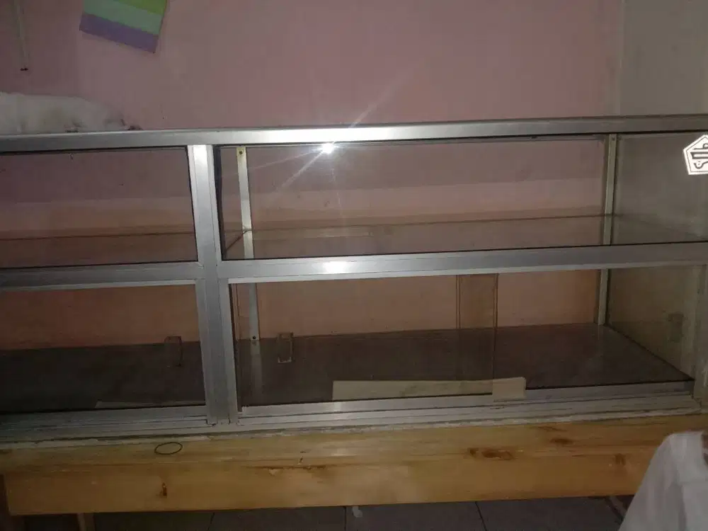 Di jual etalase untuk warung makan